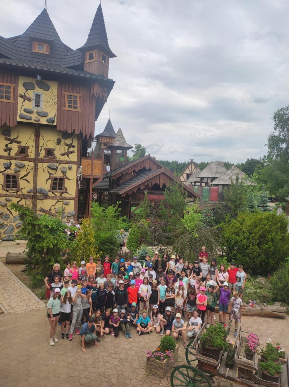 Školní výlet do outdoorového resortu Březová 5.A a 5.B