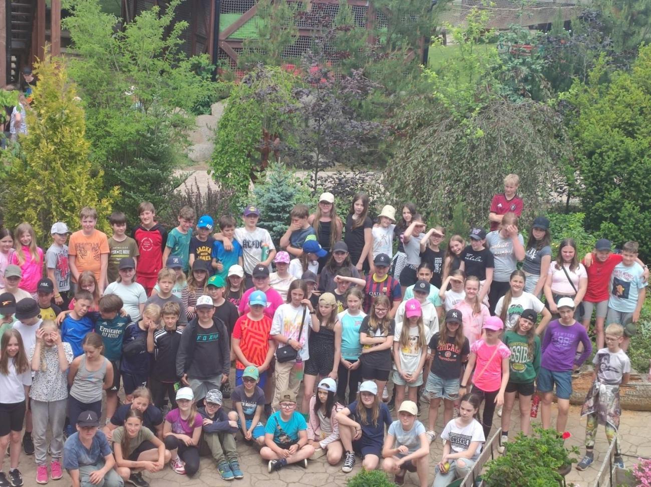 Školní výlet do outdoorového resortu Březová 5.A a 5.B