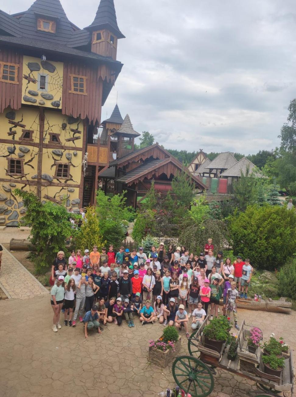 Školní výlet do outdoorového resortu Březová 5.A a 5.B