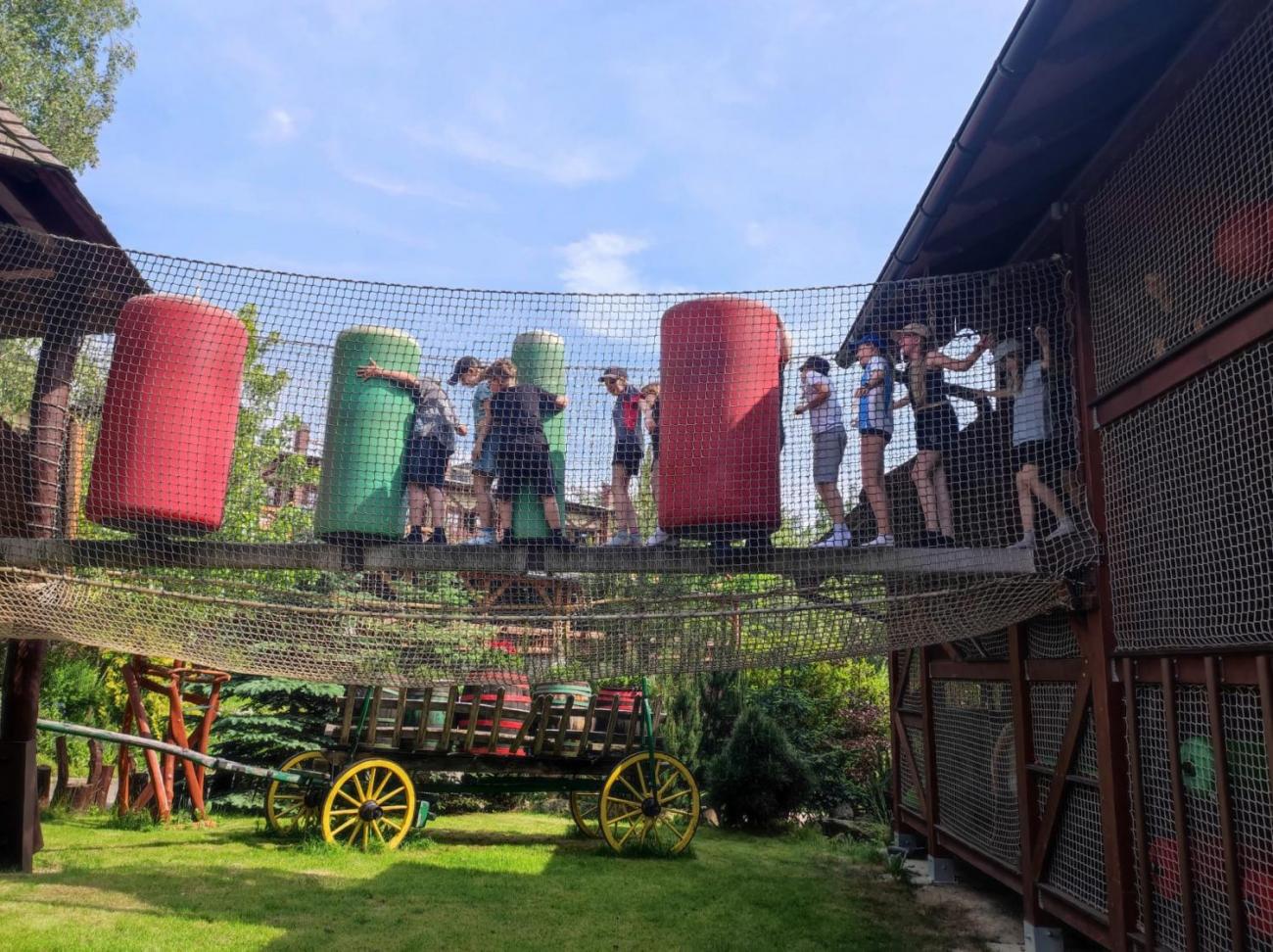 Školní výlet do outdoorového resortu Březová 5.A a 5.B