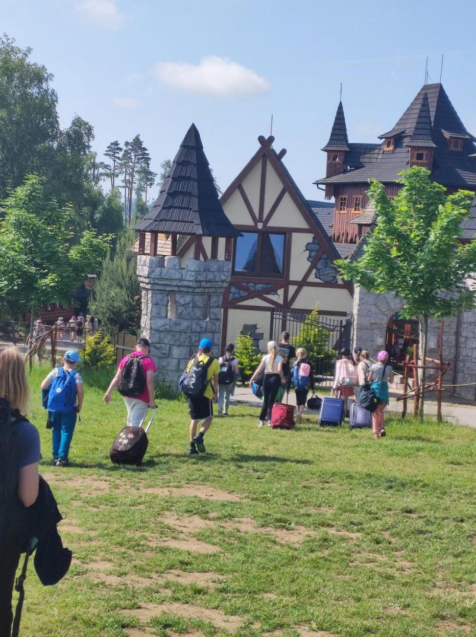 Školní výlet do outdoorového resortu Březová 5.A a 5.B