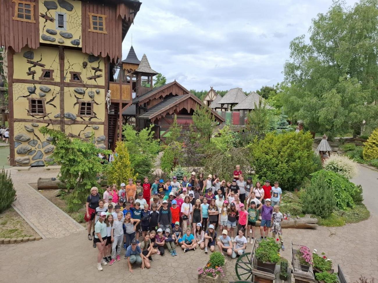 Školní výlet do outdoorového resortu Březová 5.A a 5.B