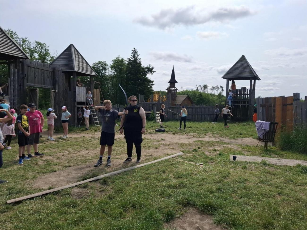 Školní výlet do outdoorového resortu Březová 5.A a 5.B