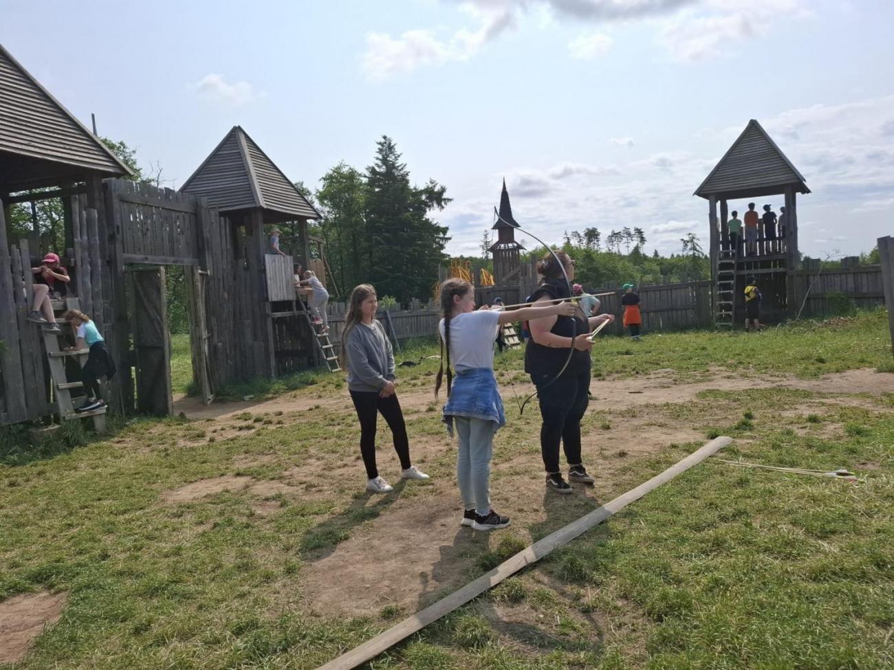 Školní výlet do outdoorového resortu Březová 5.A a 5.B