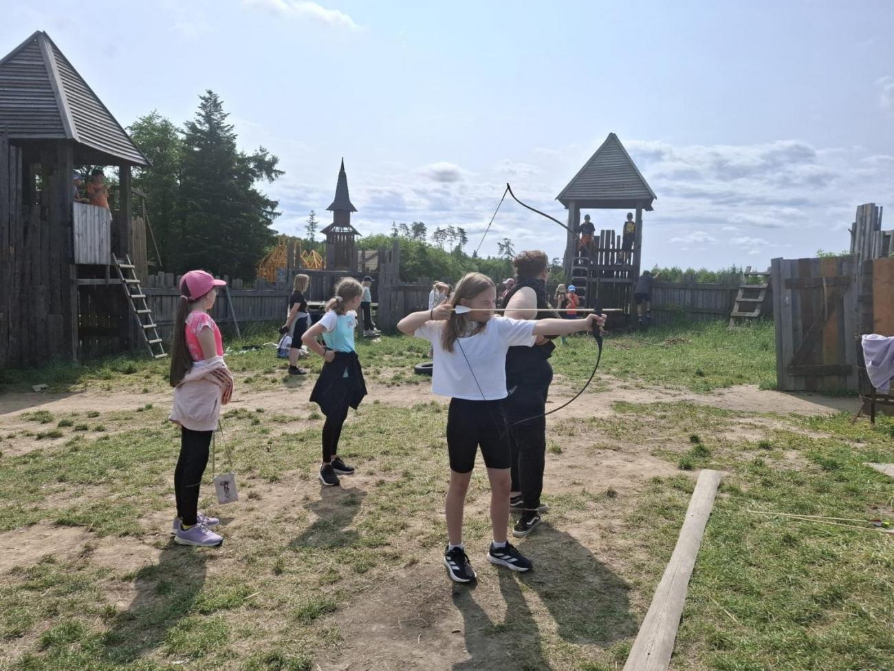 Školní výlet do outdoorového resortu Březová 5.A a 5.B