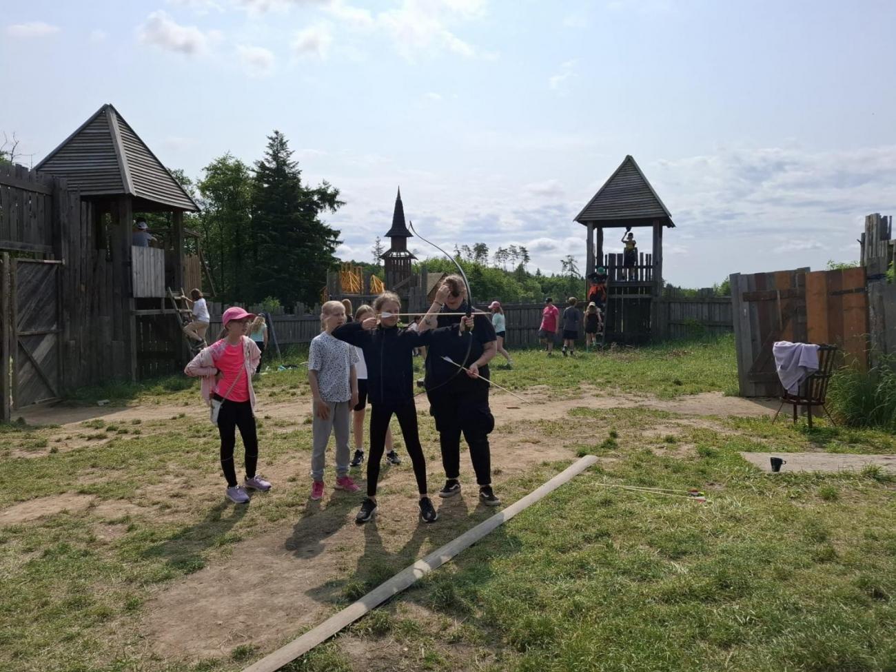 Školní výlet do outdoorového resortu Březová 5.A a 5.B