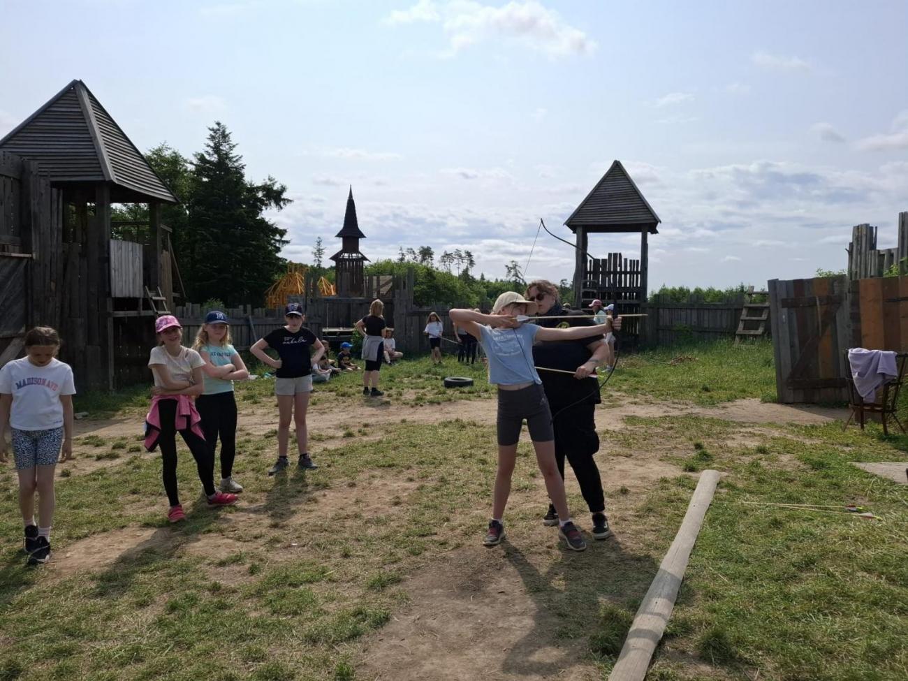Školní výlet do outdoorového resortu Březová 5.A a 5.B