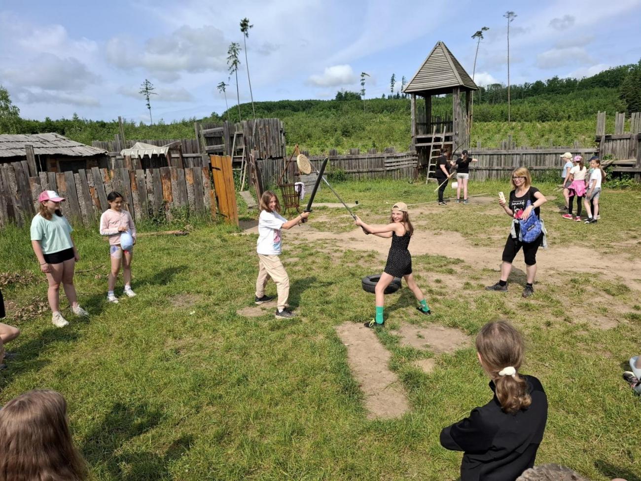 Školní výlet do outdoorového resortu Březová 5.A a 5.B