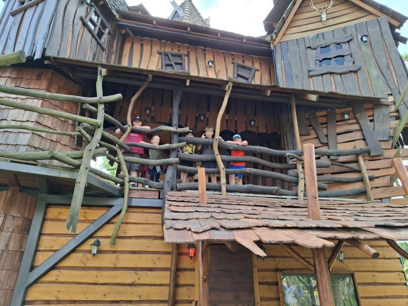 Školní výlet do outdoorového resortu Březová 5.A a 5.B