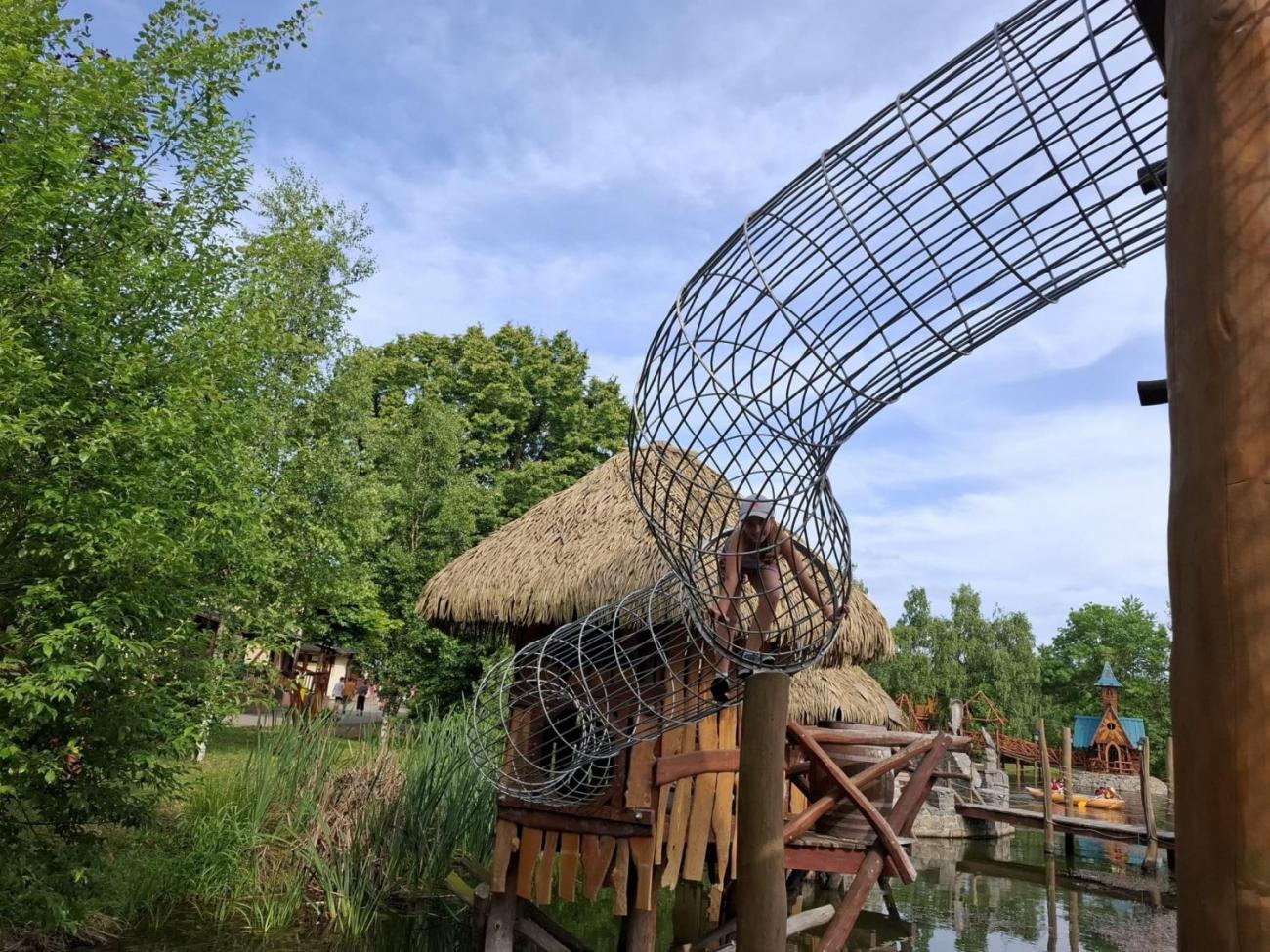 Školní výlet do outdoorového resortu Březová 5.A a 5.B