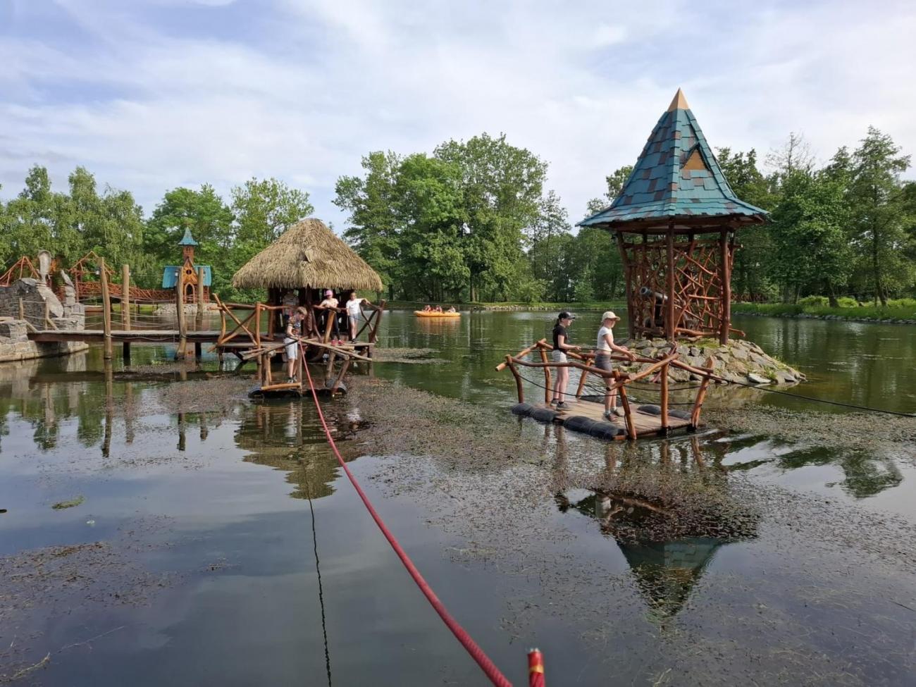 Školní výlet do outdoorového resortu Březová 5.A a 5.B