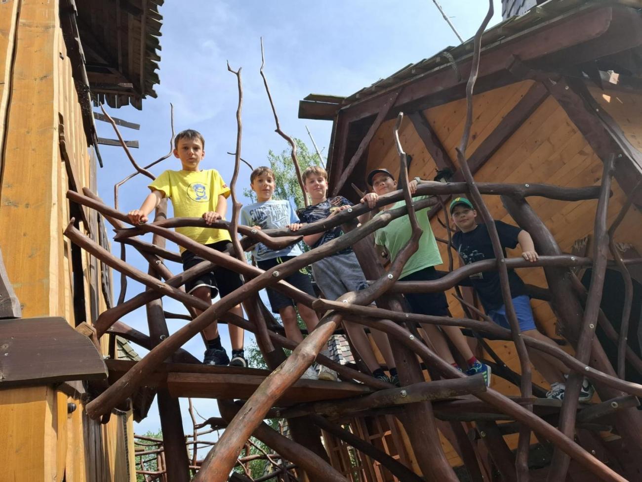 Školní výlet do outdoorového resortu Březová 5.A a 5.B