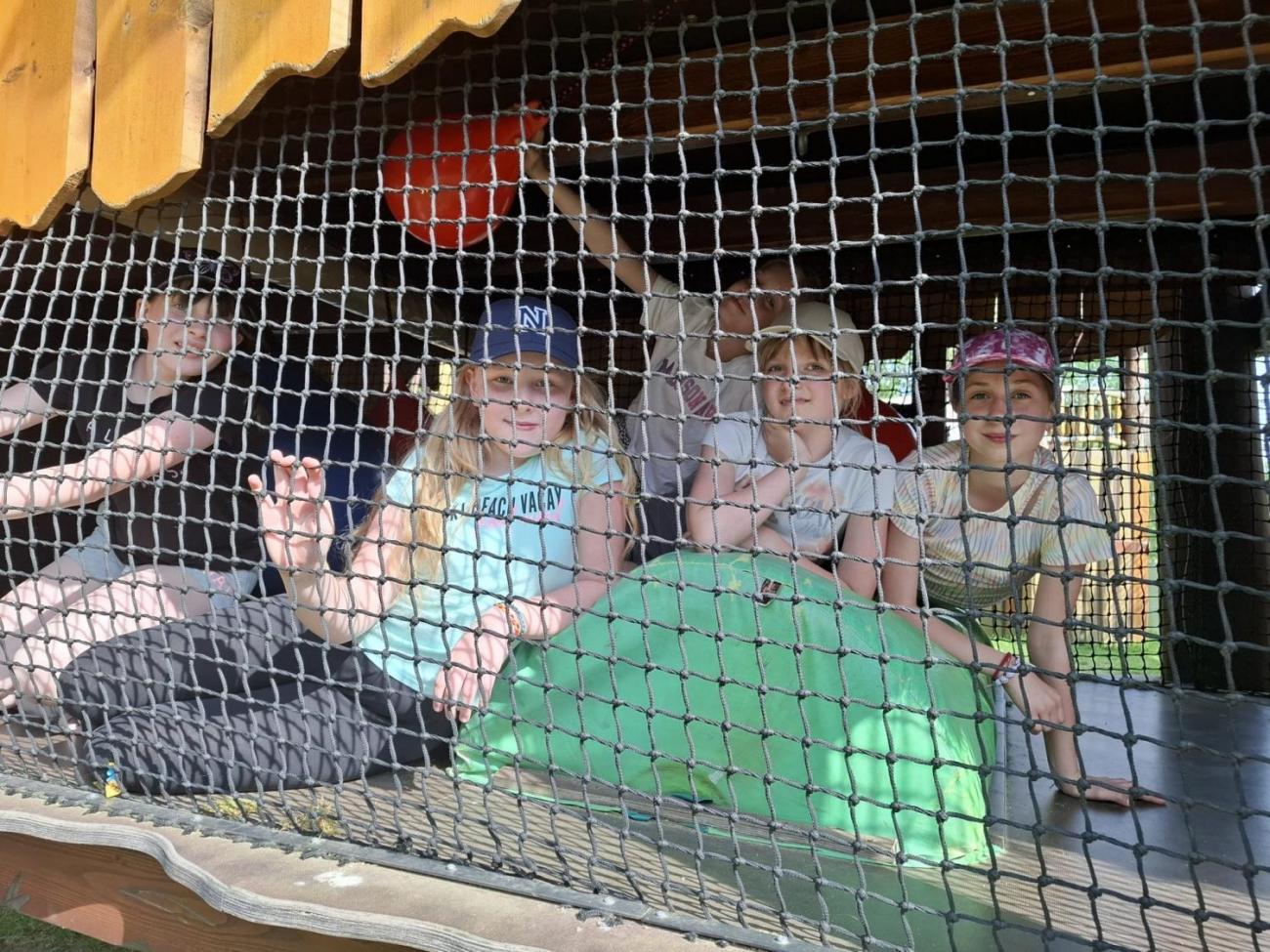 Školní výlet do outdoorového resortu Březová 5.A a 5.B