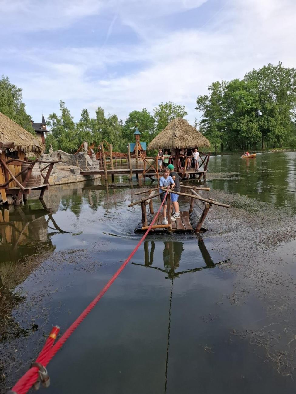 Školní výlet do outdoorového resortu Březová 5.A a 5.B