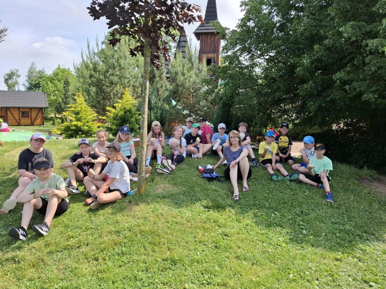 Školní výlet do outdoorového resortu Březová 5.A a 5.B