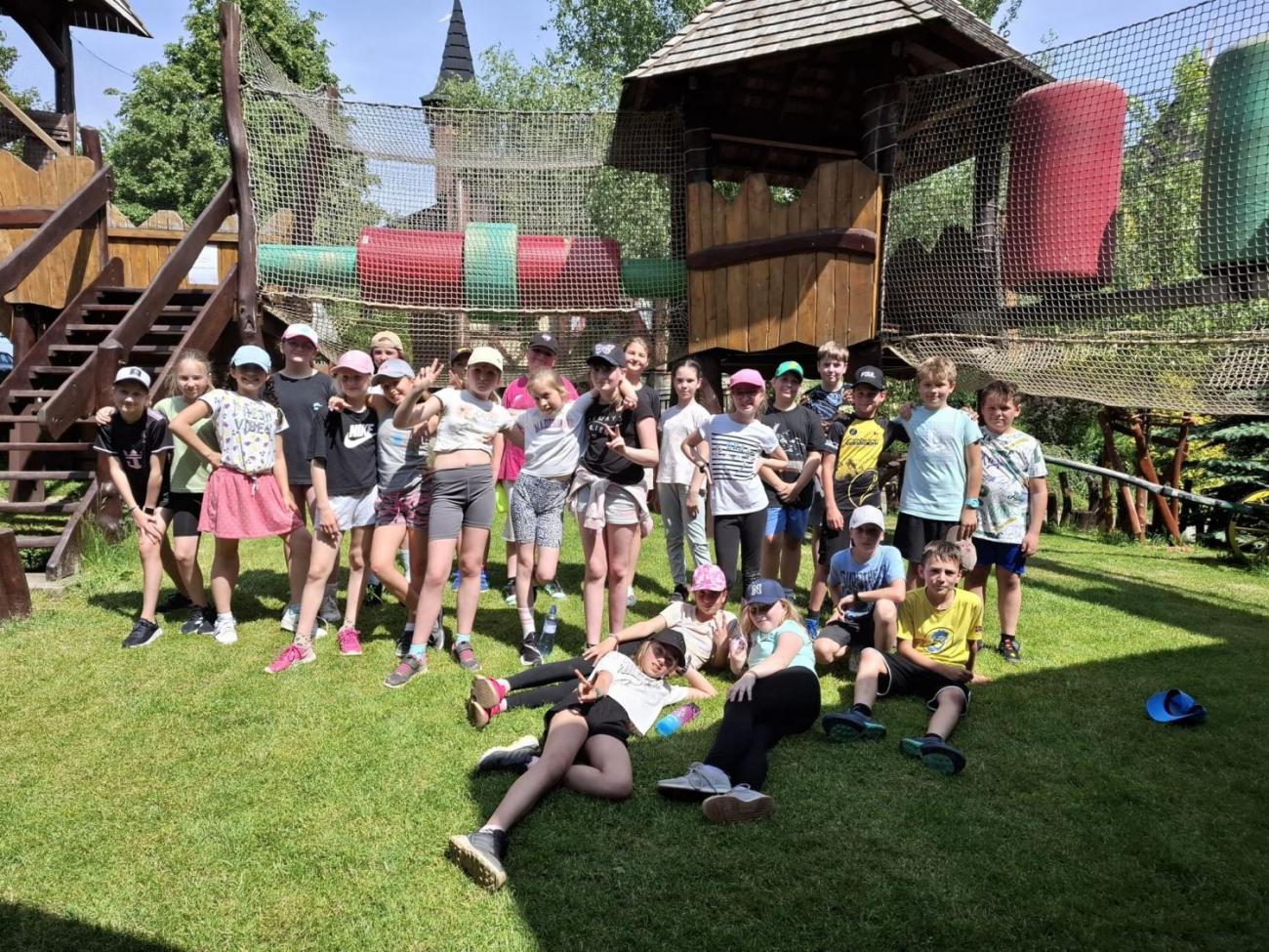 Školní výlet do outdoorového resortu Březová 5.A a 5.B
