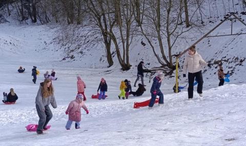 Společné zimní radovánky 1.C a 9.B