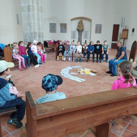 Tajemné sochy ročních období 2.C