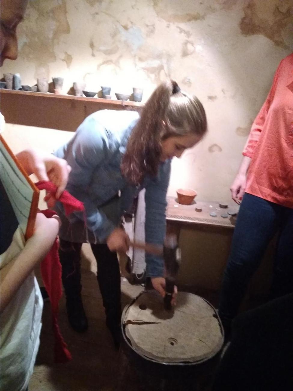 "Kam horník nemůže, nastrčí permoníka" (7. B, 7. C)