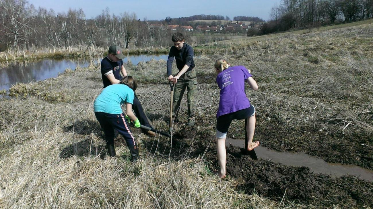 Kopání tůněk u Uhřínovic – výjezd badatelského kroužku 29.–31.3.2019