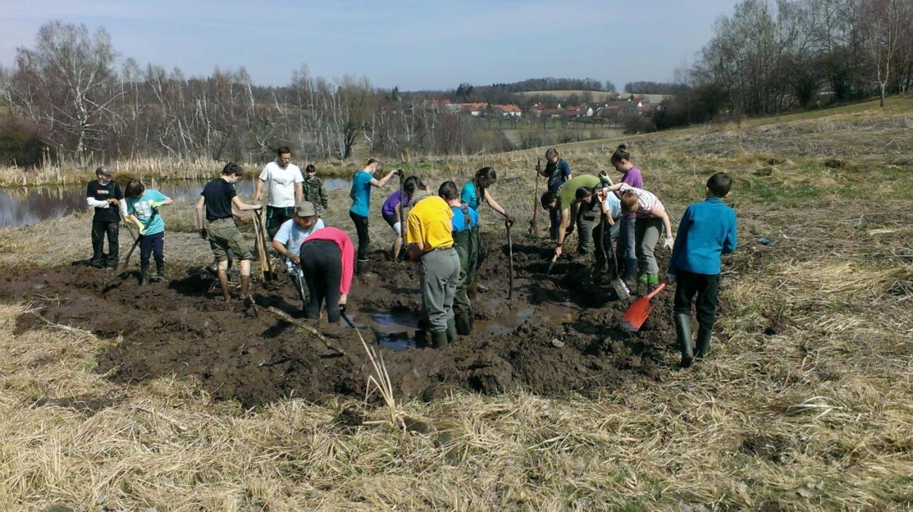 Kopání tůněk u Uhřínovic – výjezd badatelského kroužku 29.–31.3.2019