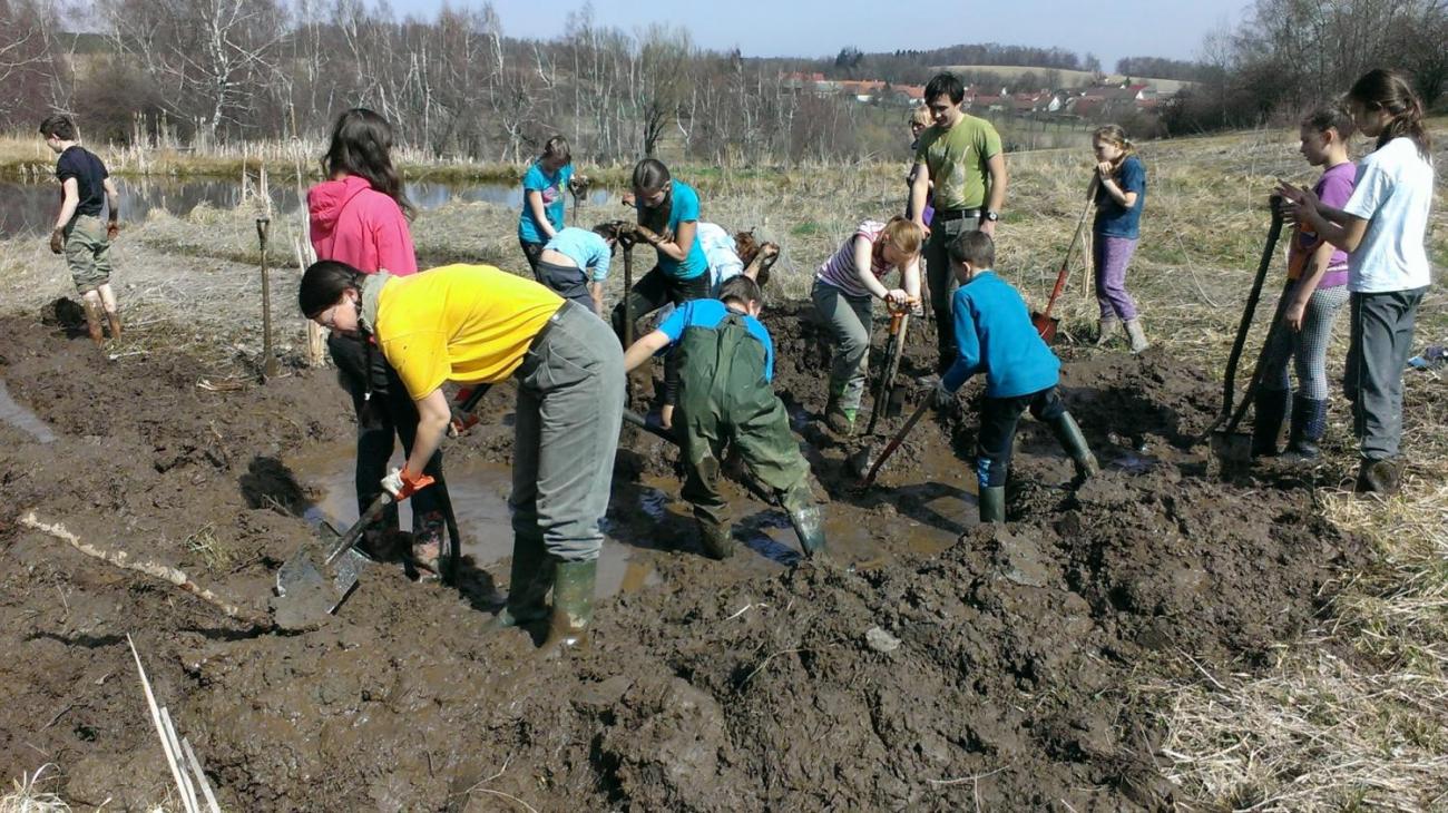 Kopání tůněk u Uhřínovic – výjezd badatelského kroužku 29.–31.3.2019