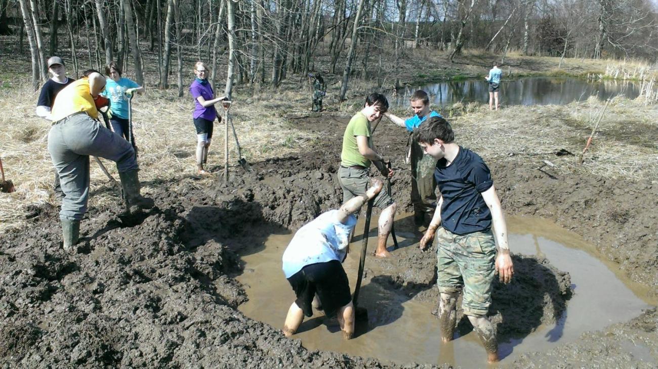 Kopání tůněk u Uhřínovic – výjezd badatelského kroužku 29.–31.3.2019