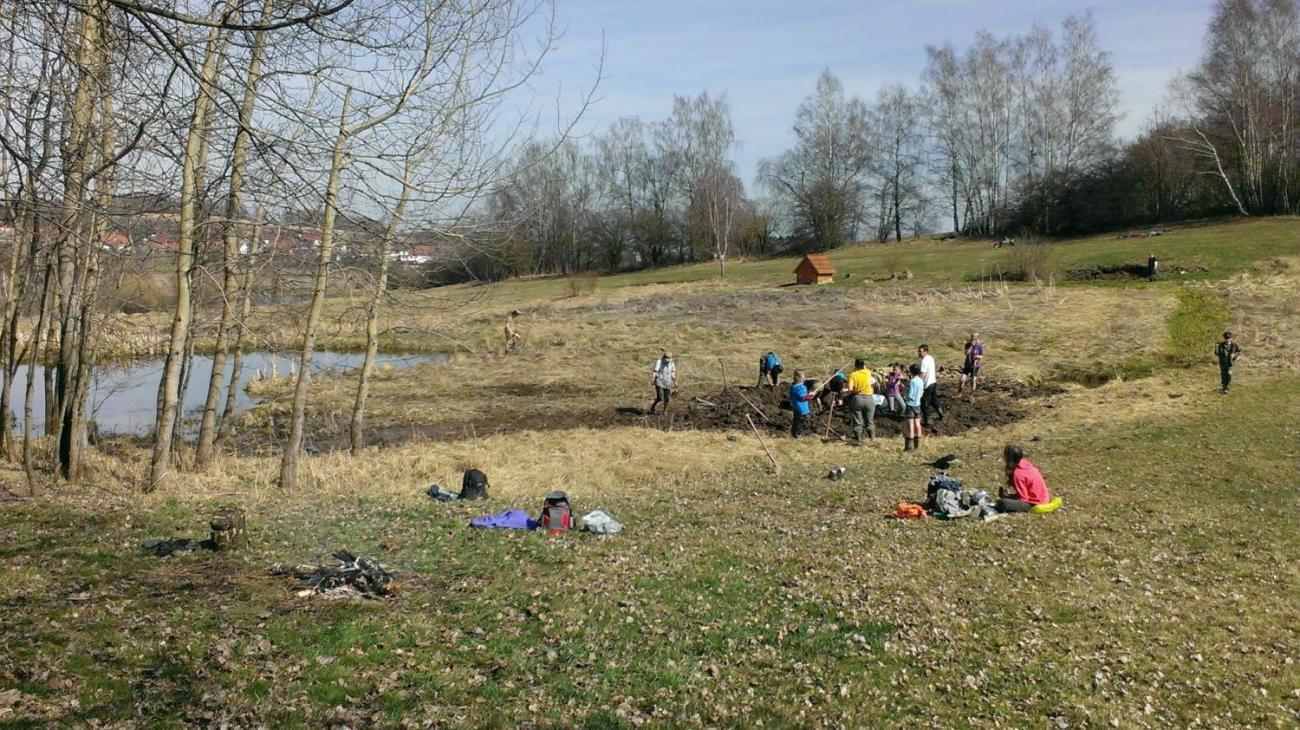 Kopání tůněk u Uhřínovic – výjezd badatelského kroužku 29.–31.3.2019