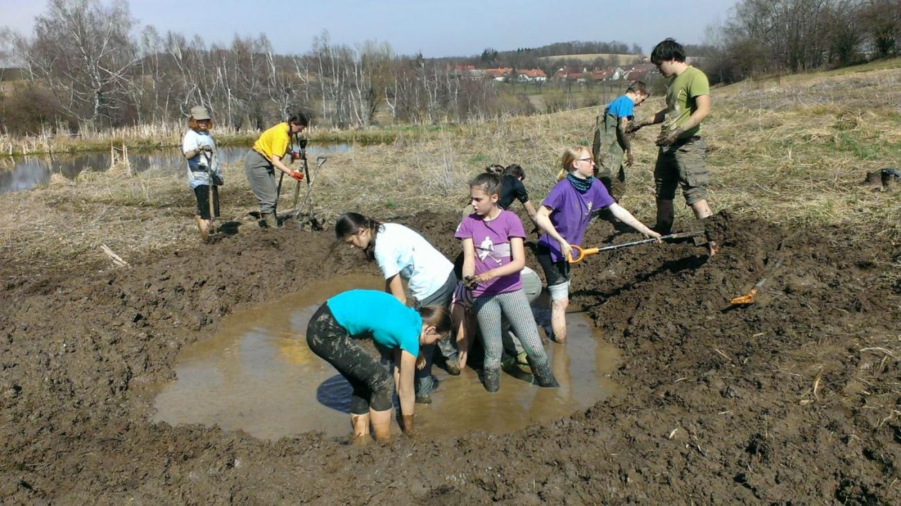 Kopání tůněk u Uhřínovic – výjezd badatelského kroužku 29.–31.3.2019