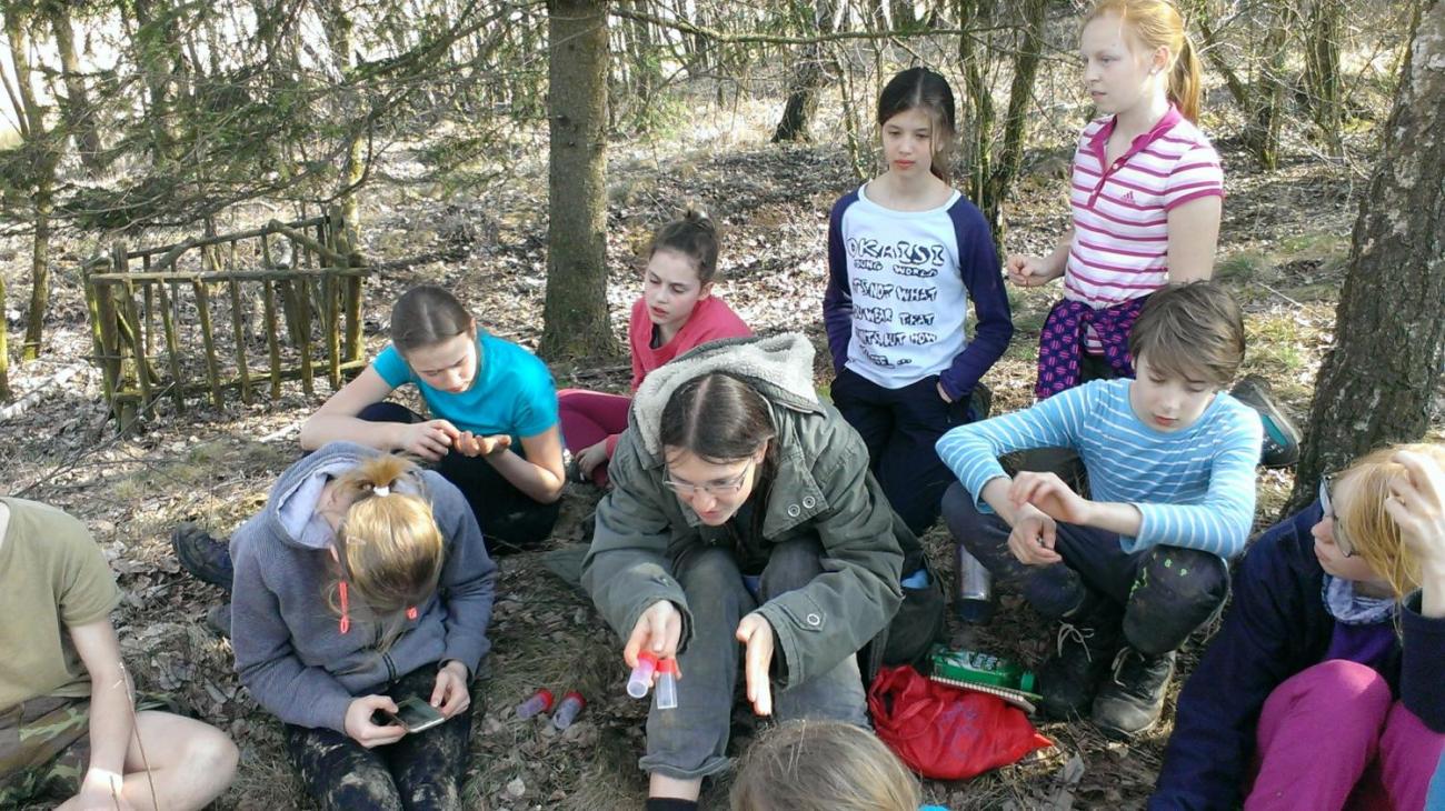 Kopání tůněk u Uhřínovic – výjezd badatelského kroužku 29.–31.3.2019