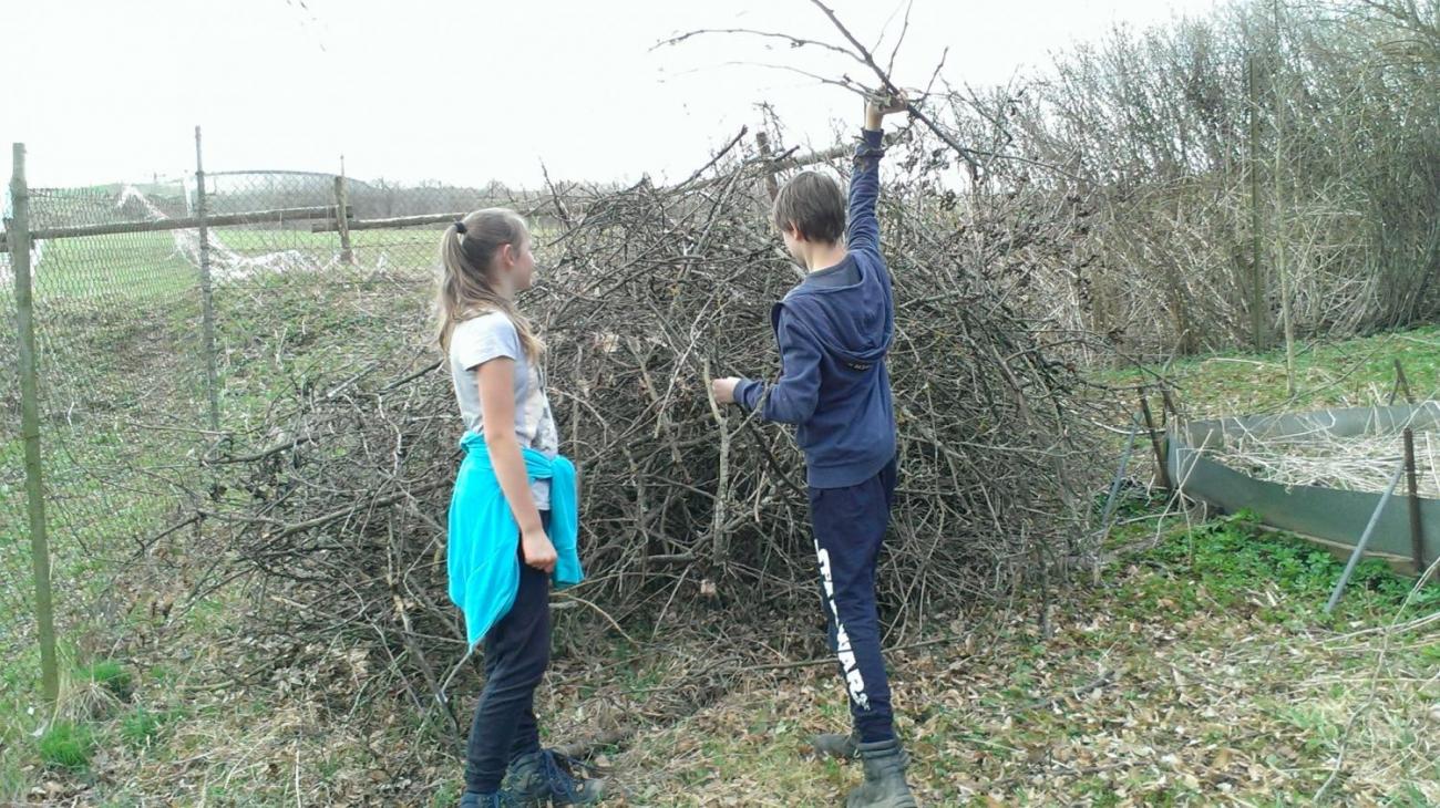 Kopání tůněk u Uhřínovic – výjezd badatelského kroužku 29.–31.3.2019