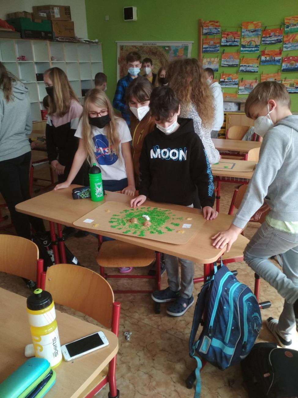 Distanční výuka je jako plavba po moři (5.A)