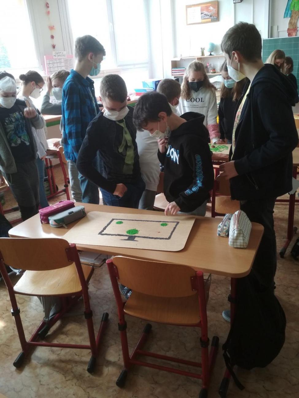 Distanční výuka je jako plavba po moři (5.A)