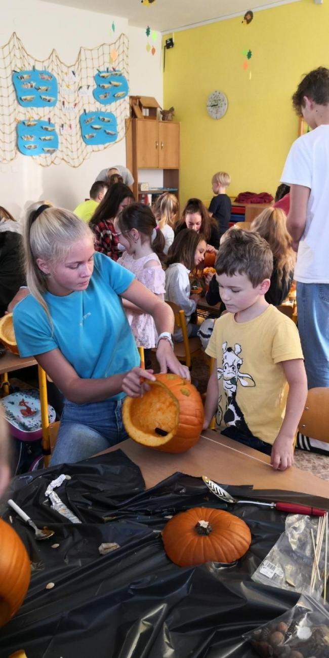 Podzimní tvoření 1.A a 9.C