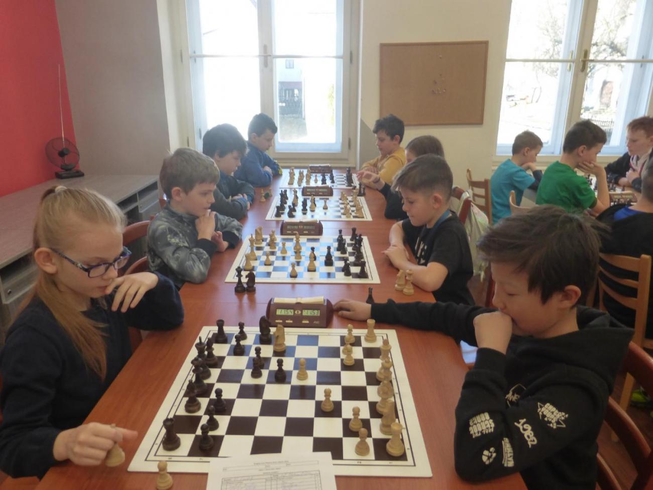 Krajský přebor družstev škol v šachu                              