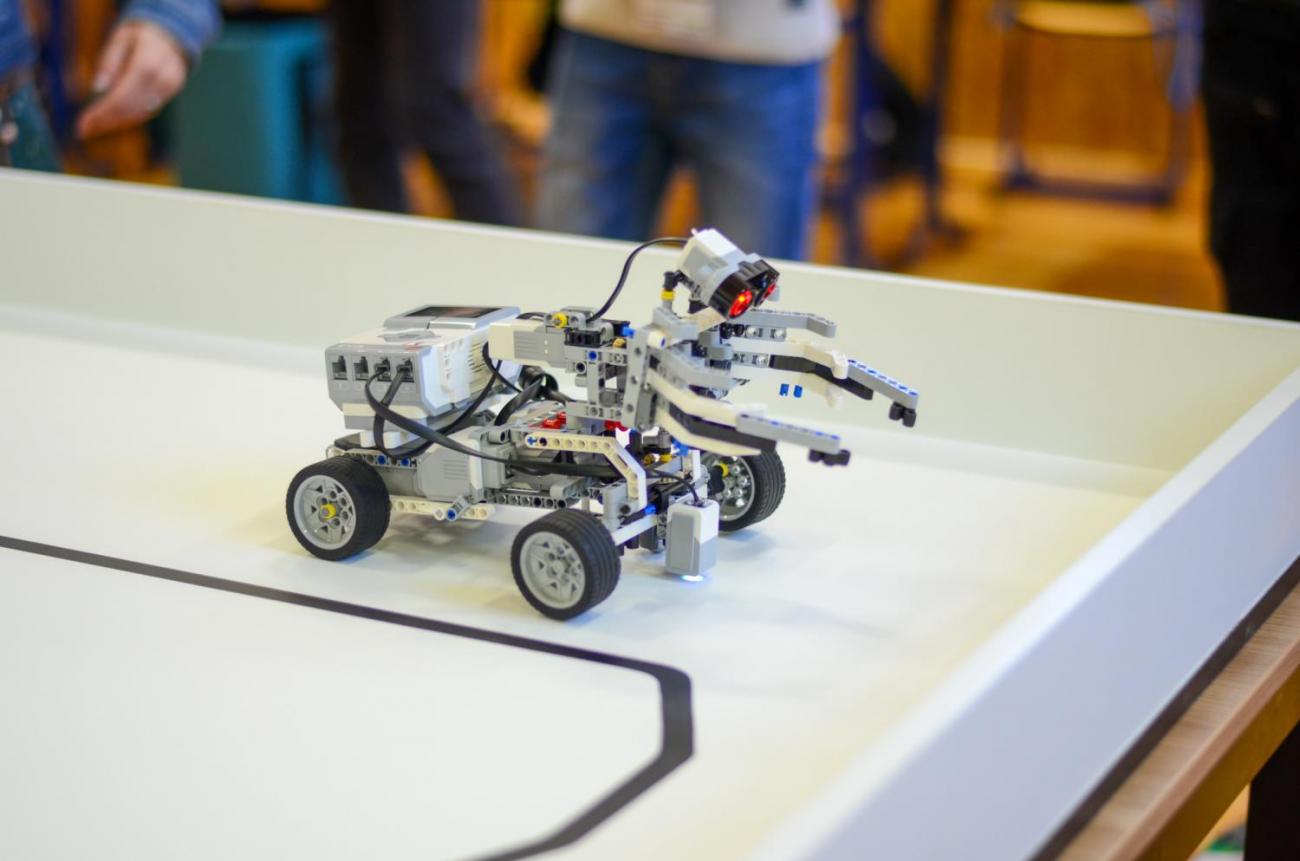 Soutěžní přehlídka Lego Robot