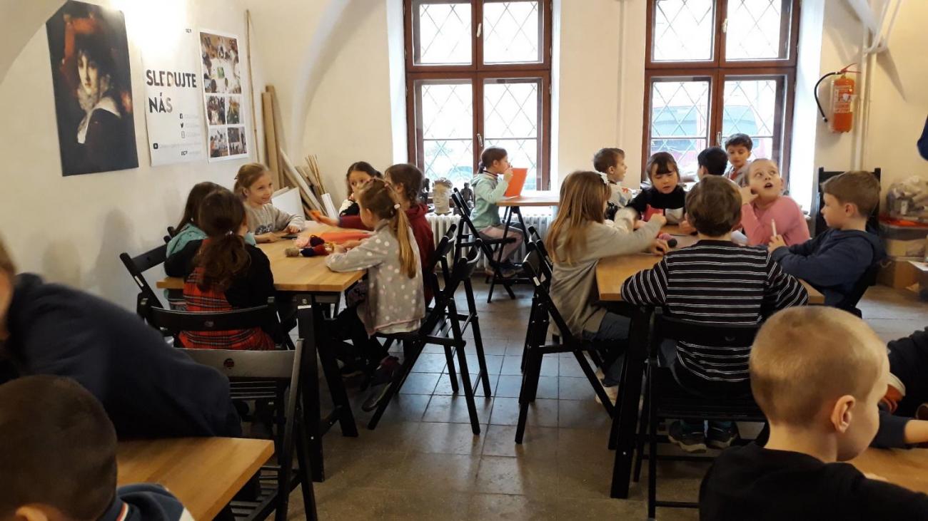 Okem, uchem i rukou 2.C