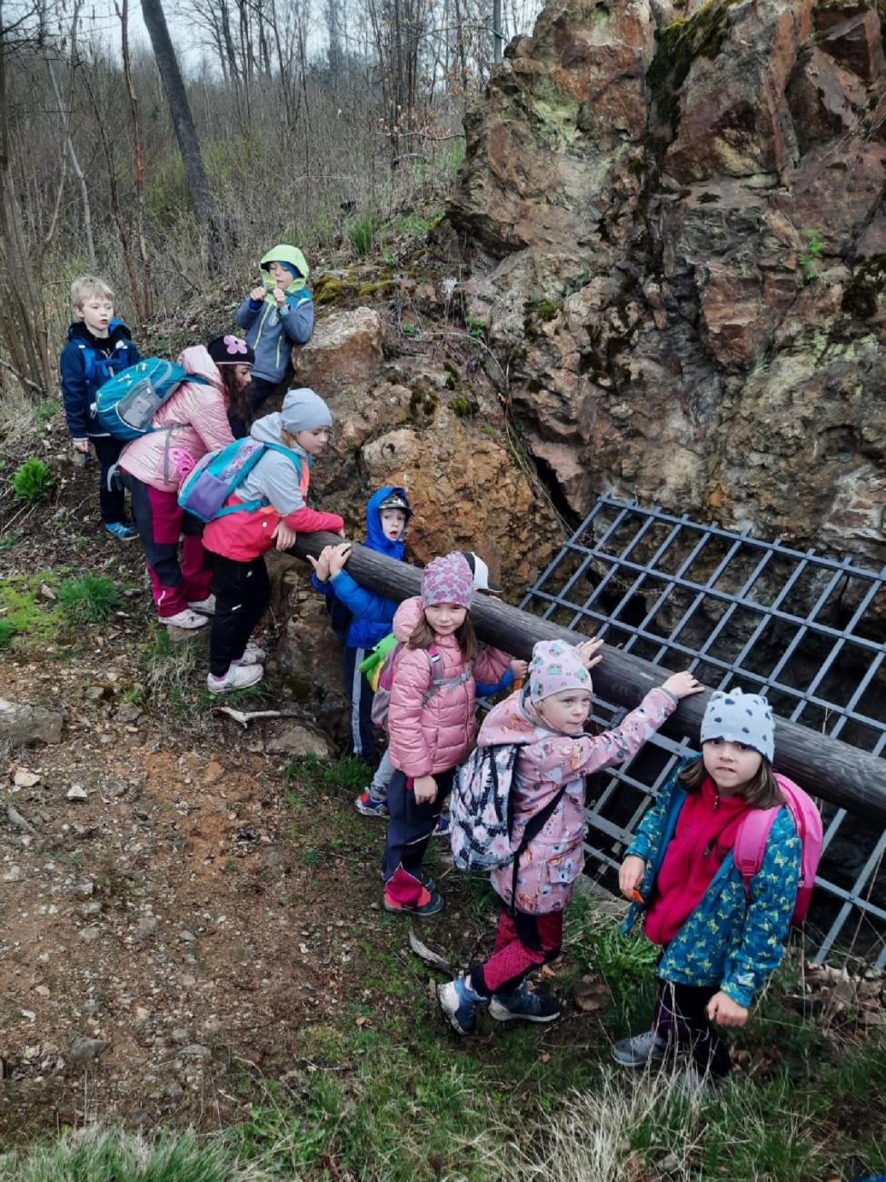 Jarní turistický den   (1.B a 9.B) 