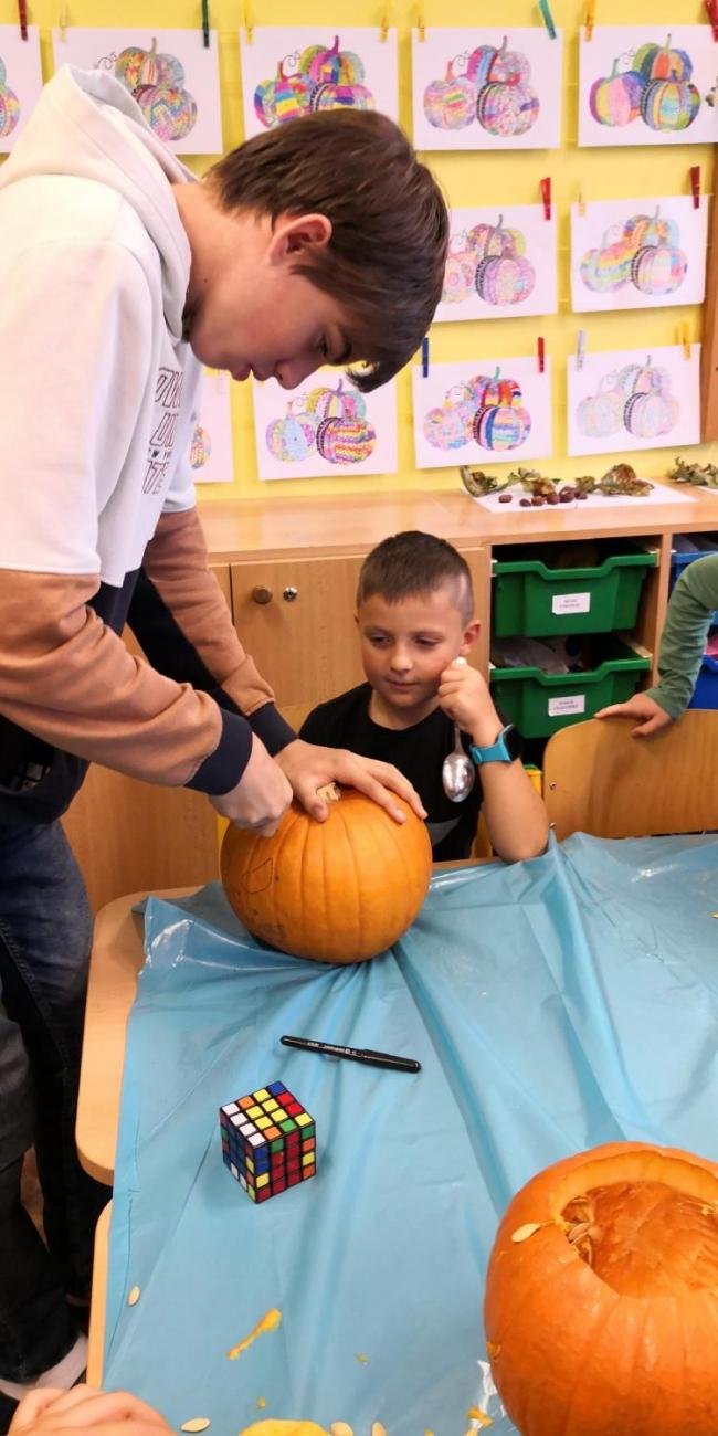 Halloweenské dopoledne 1. a 9. ročníku