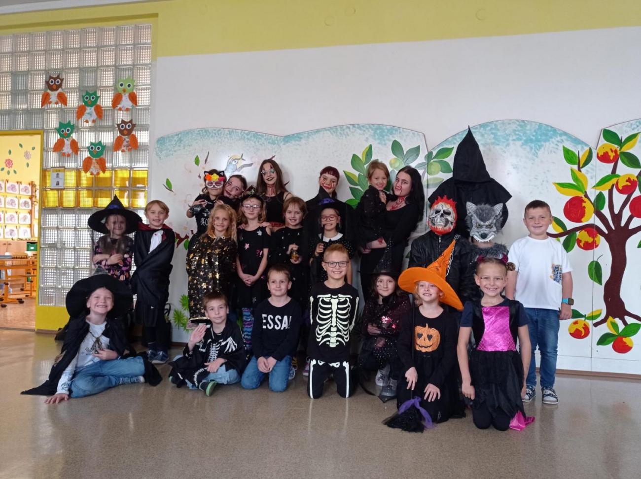 Halloweenské dopoledne 1. a 9. ročníku