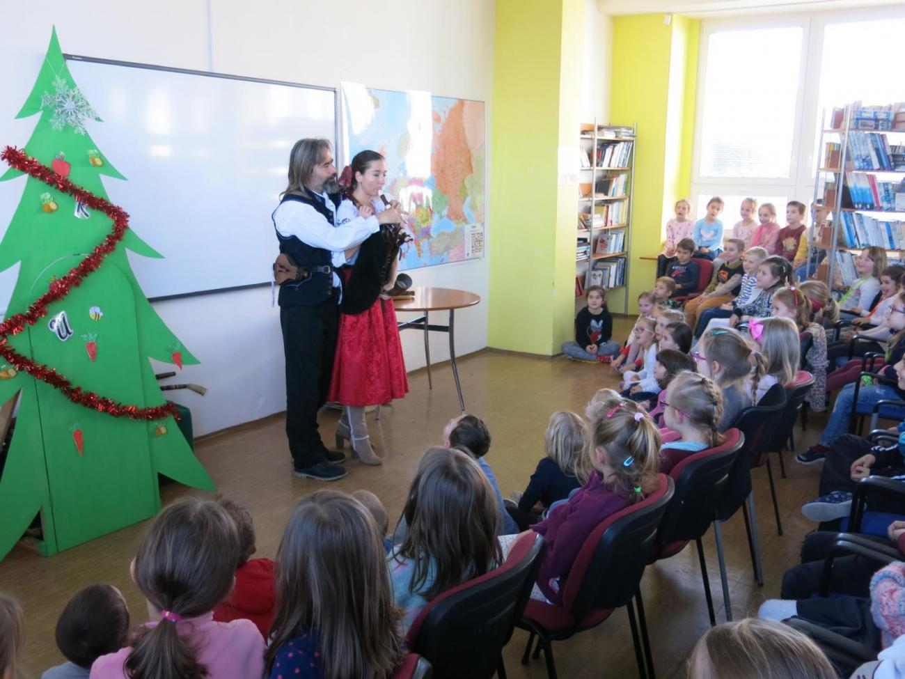 Koledování s dudáky 1. ročník, 2. A