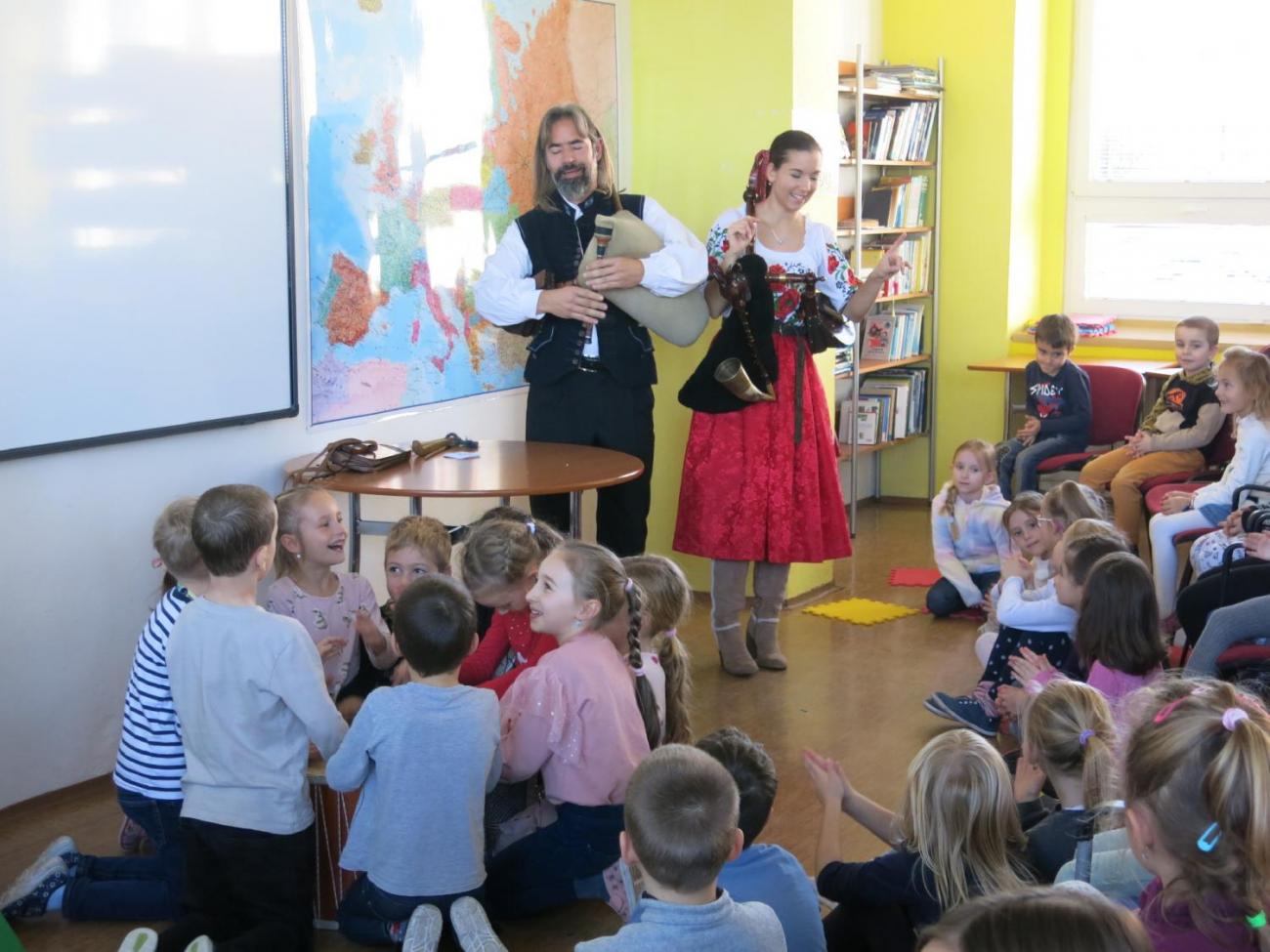 Koledování s dudáky 1. ročník, 2. A