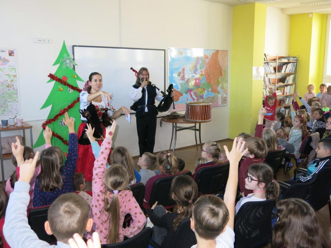 Koledování s dudáky 1. ročník, 2. A