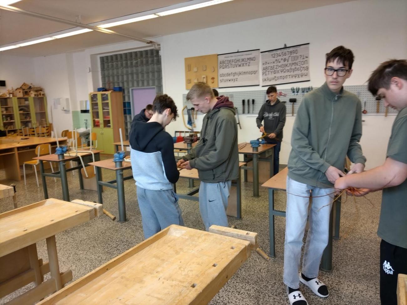 Pletení pomlázky