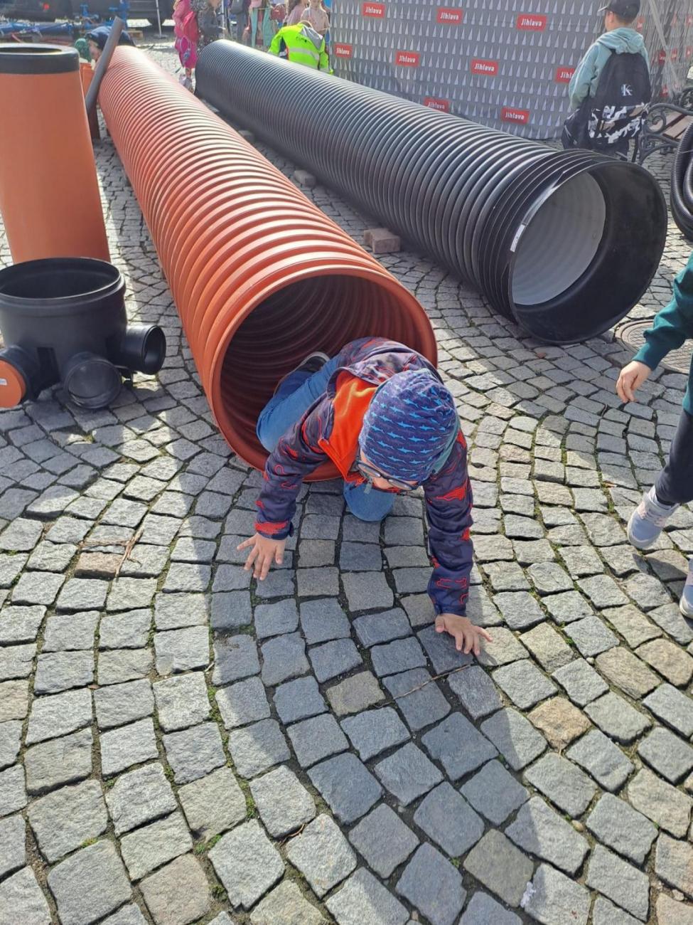 Den Země 1.B a 1.C
