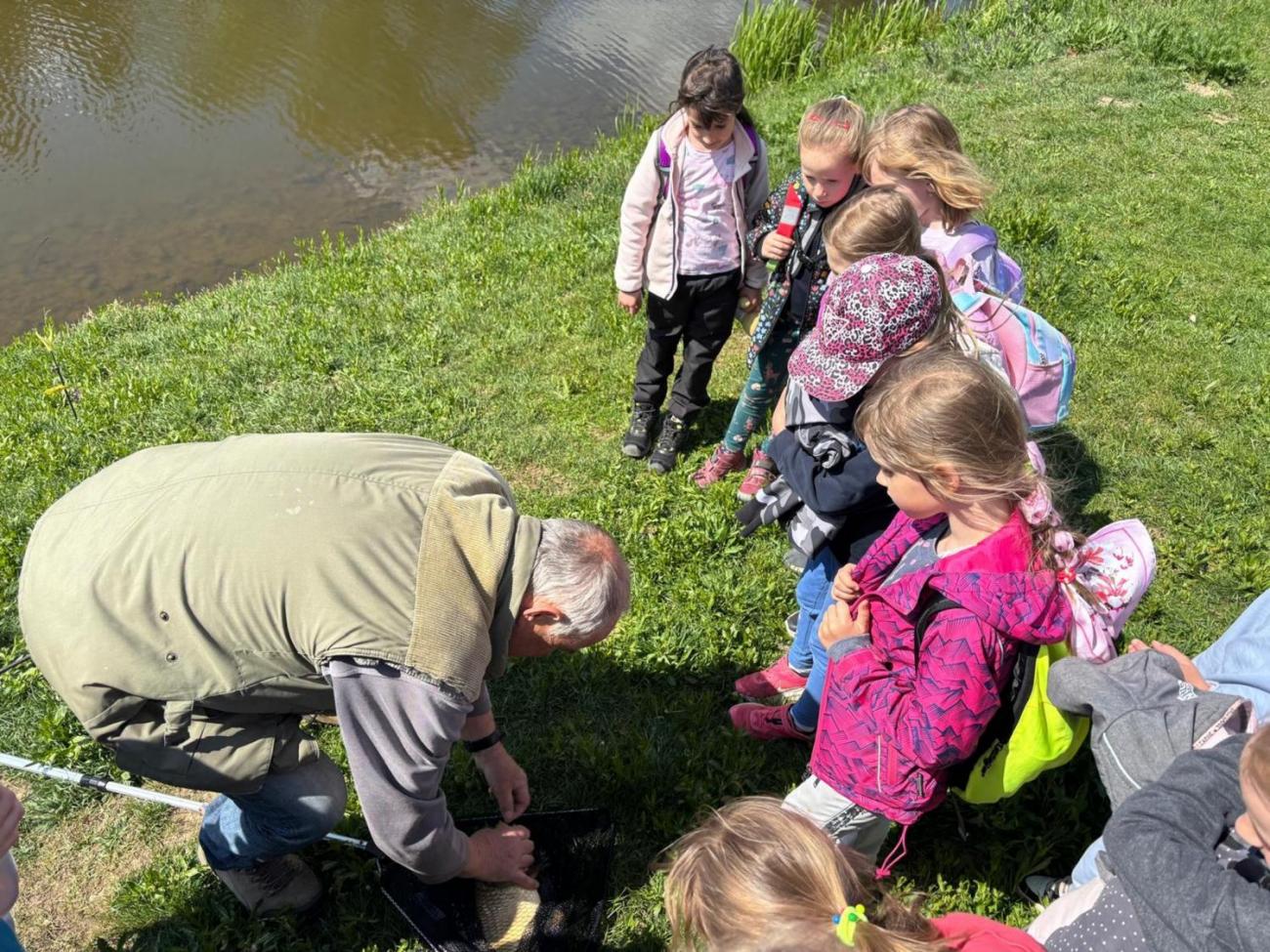 Jarní turistický den – výlet k rybníku Borovinka 1.B