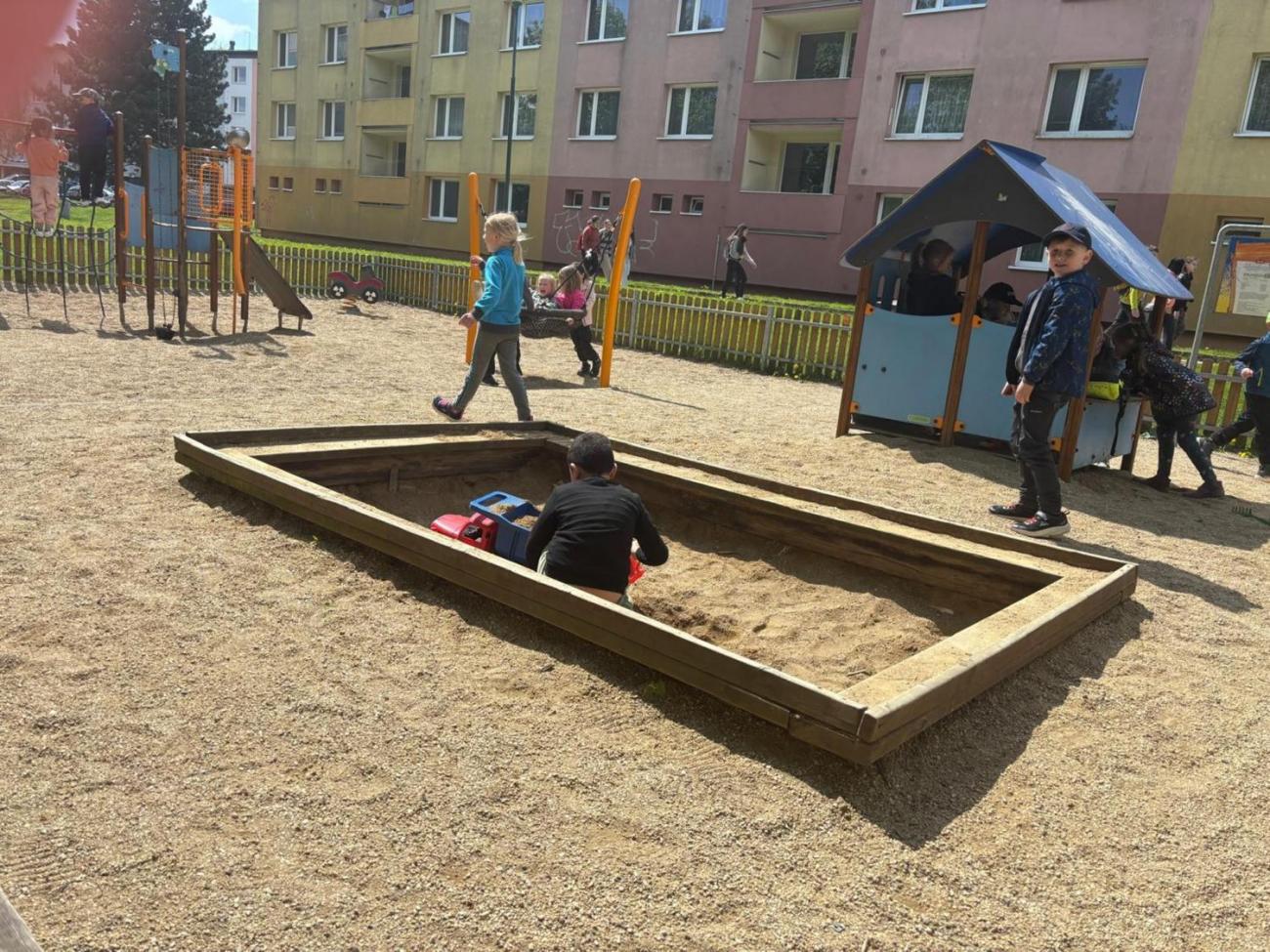 Jarní turistický den – výlet k rybníku Borovinka 1.B