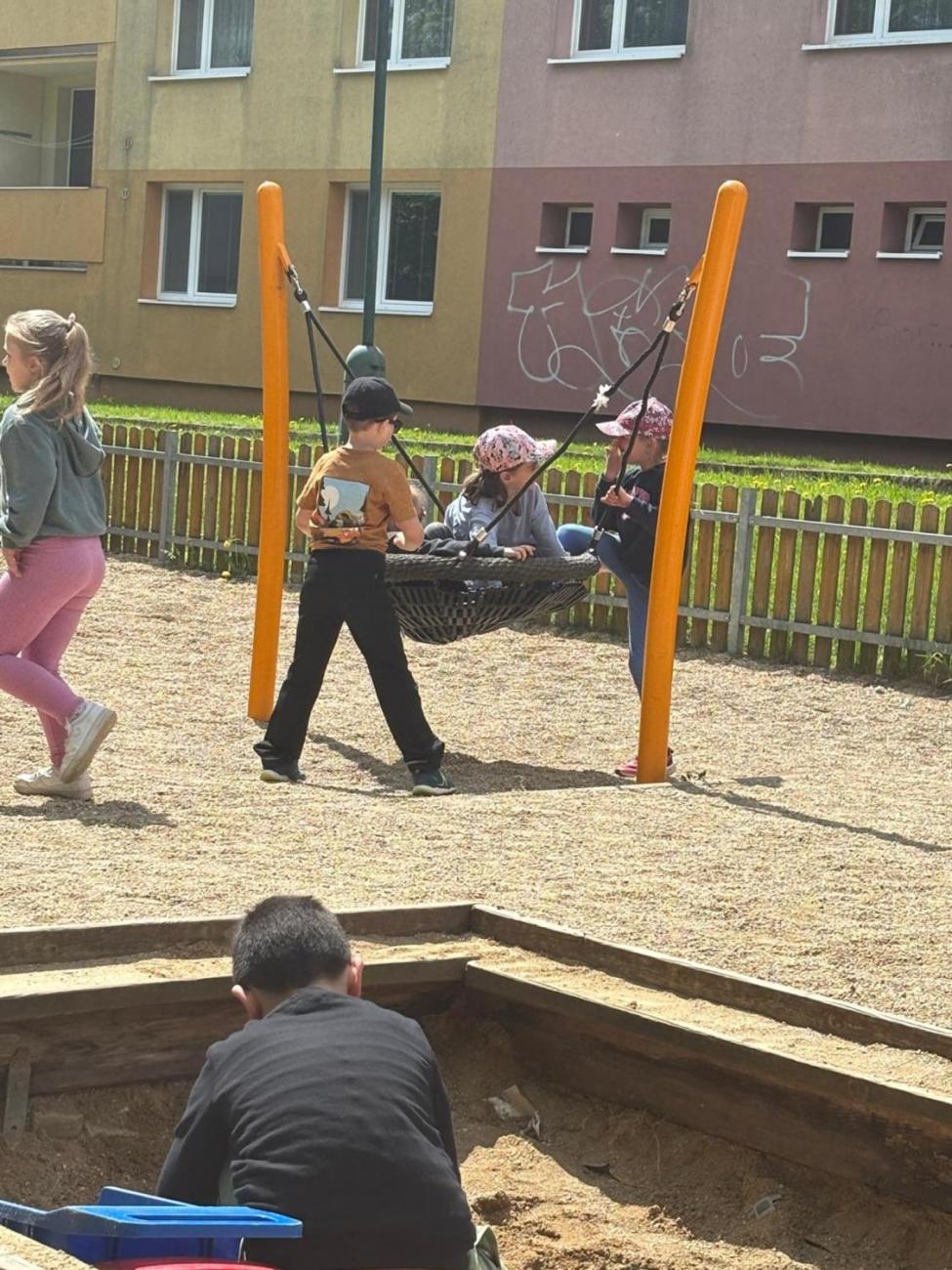 Jarní turistický den – výlet k rybníku Borovinka 1.B