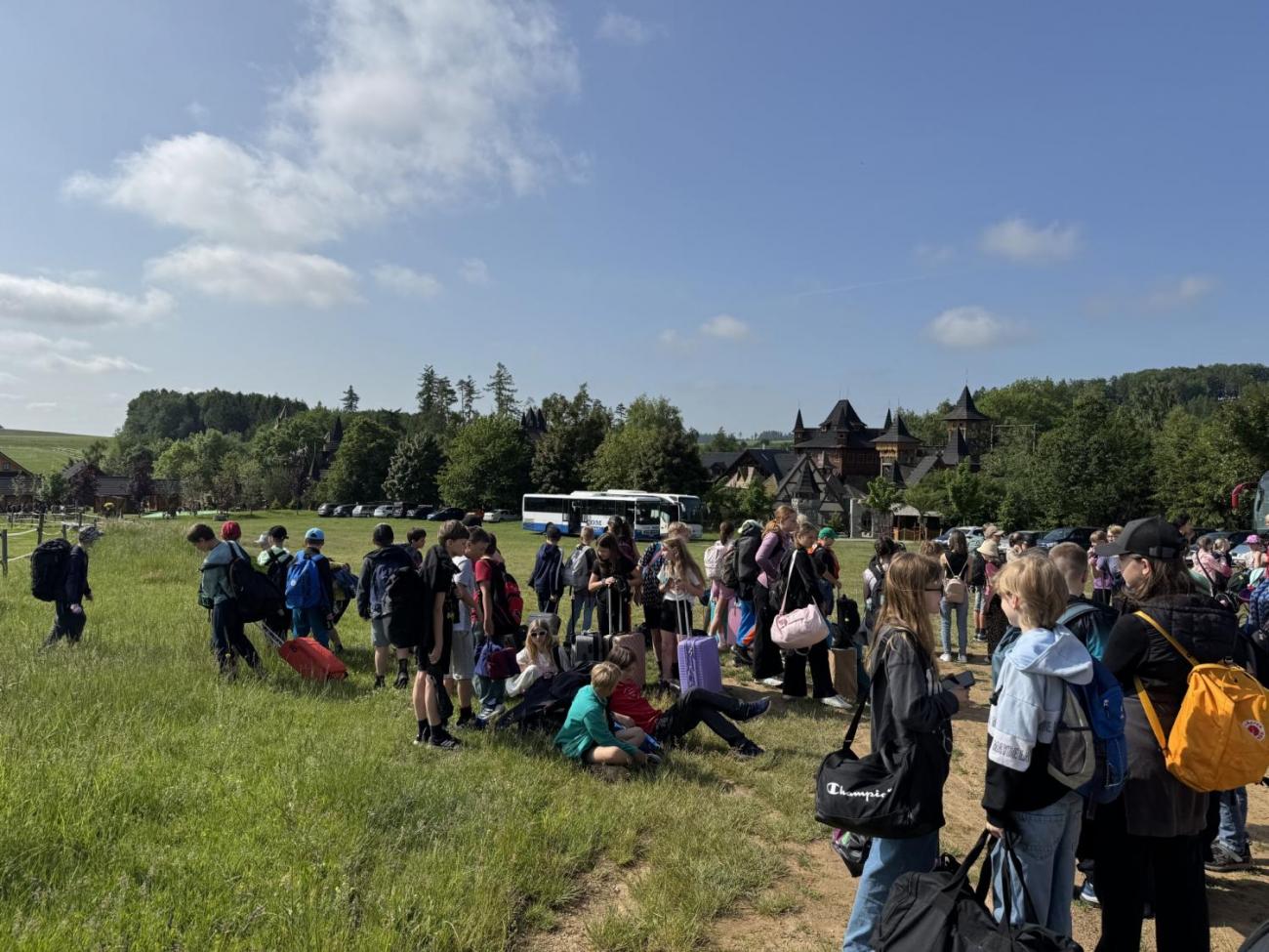 Školní výlet do outdoorového resortu Březová 5.A a 5.B