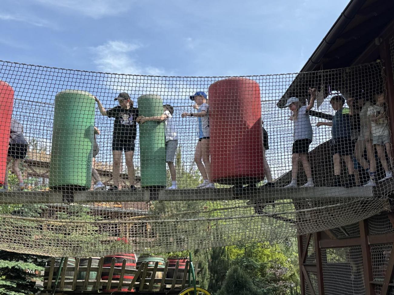 Školní výlet do outdoorového resortu Březová 5.A a 5.B